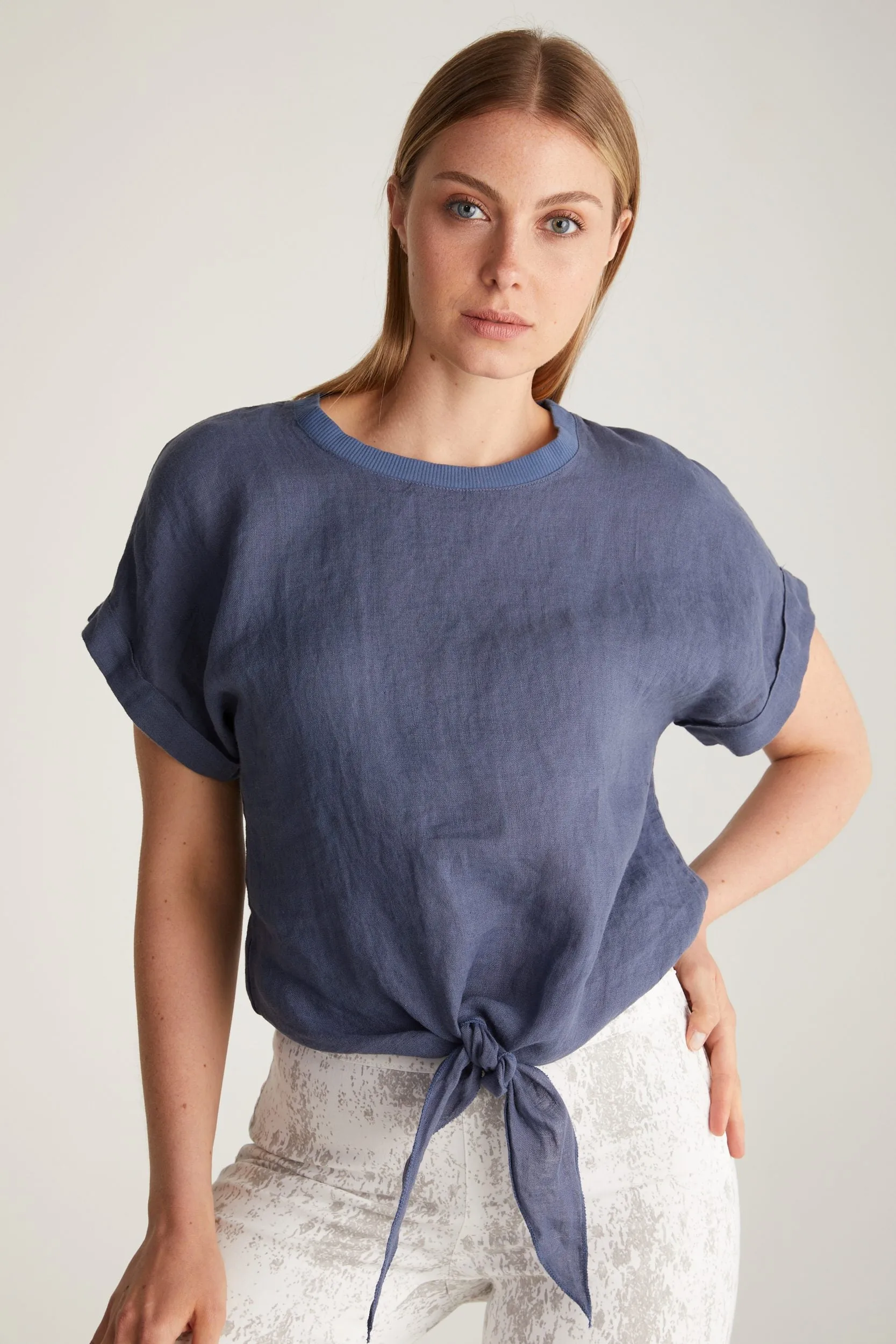 Dropped shoulder top tied at front