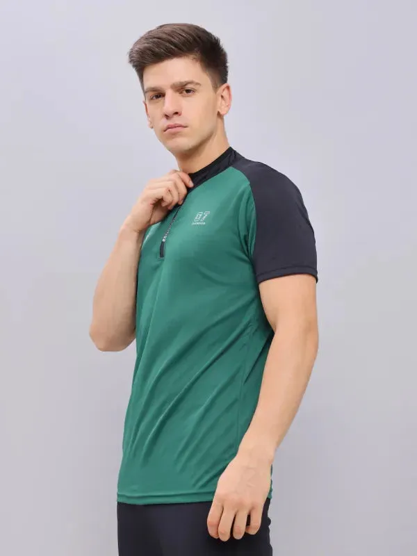 Men Colorblock Slim Fit Mock Neck T-shirt with TECHNO COOL 