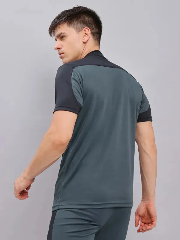 Men Colorblock Slim Fit Mock Neck T-shirt with TECHNO COOL 