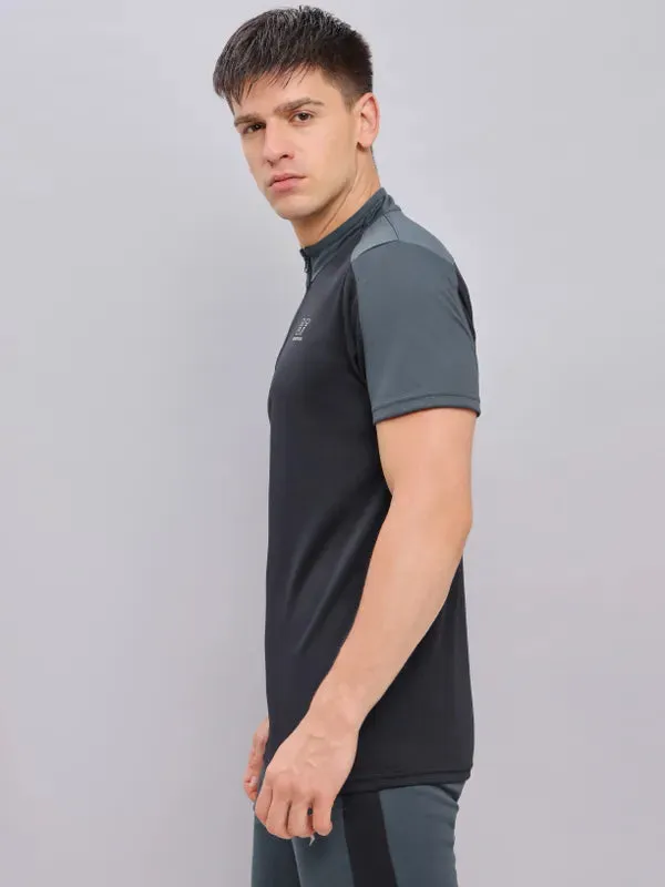 Men Colorblock Slim Fit Mock Neck T-shirt with TECHNO COOL 