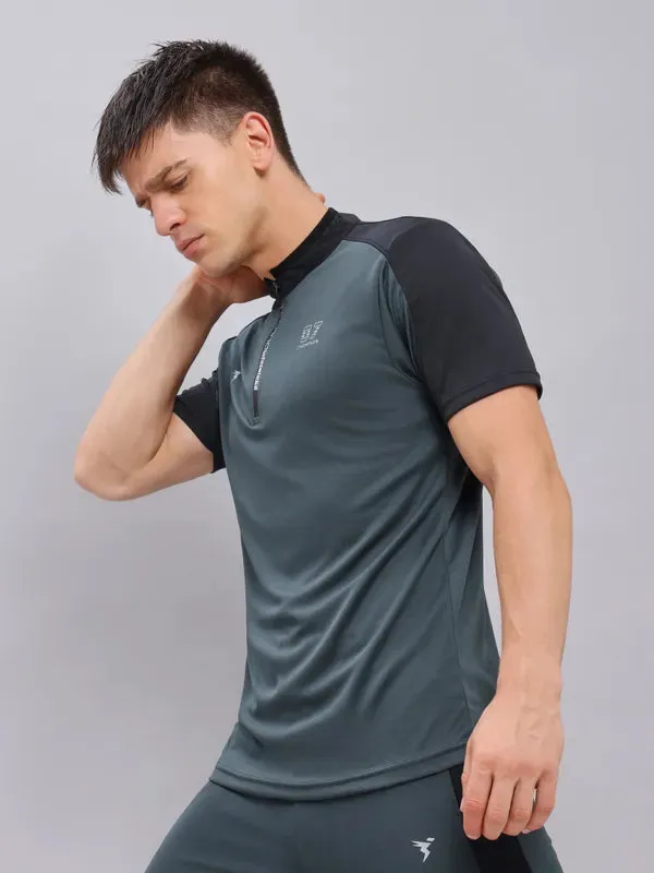 Men Colorblock Slim Fit Mock Neck T-shirt with TECHNO COOL 